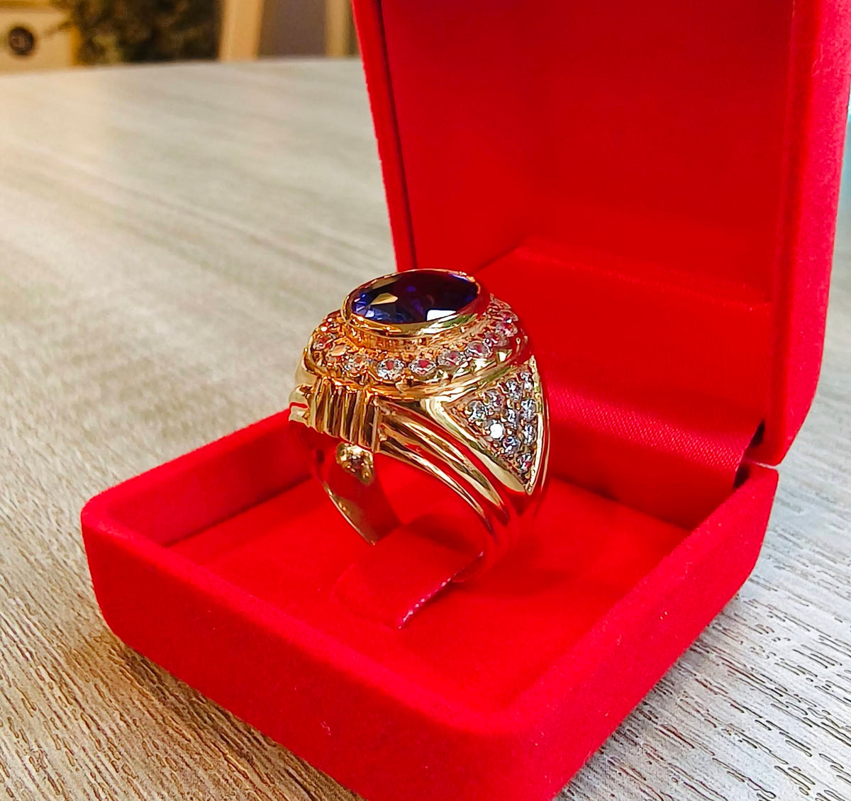 BGL Signature Blue Sapphire Gold Ring – 4 Carats